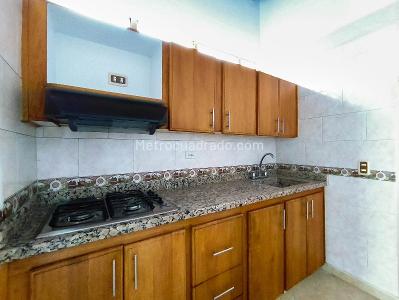 Apartamento de 4 alcobas en arriendo en El Velodromo, Medellín, 120 m² · foto 3 de 16