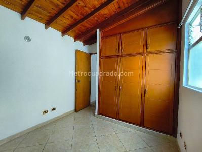 Apartamento de 4 alcobas en arriendo en El Velodromo, Medellín, 120 m² · foto 4 de 16