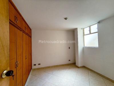 Apartamento de 4 alcobas en arriendo en El Velodromo, Medellín, 120 m² · foto 7 de 16