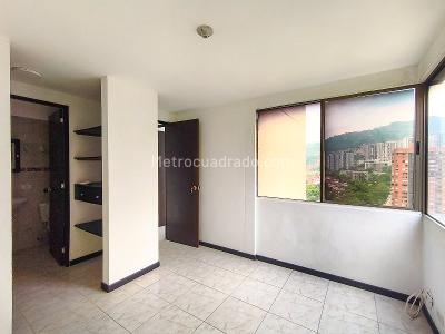 Apartamento de 3 alcobas en arriendo en Loma De Los Bernal, Medellín, 70 m² · foto 4 de 10