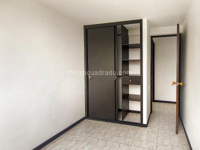 Apartamento de 3 alcobas en arriendo en Loma De Los Bernal, Medellín, 70 m² · foto 5 de 10