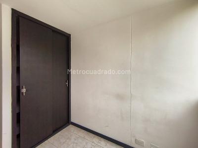 Apartamento de 3 alcobas en arriendo en Loma De Los Bernal, Medellín, 70 m² · foto 6 de 10