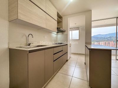 Apartamento de 3 alcobas en arriendo en Las Lomitas, Sabaneta, 70 m² · foto 5 de 13