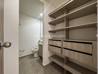 Apartamento de 3 alcobas en arriendo en Las Lomitas, Sabaneta, 70 m² · foto 10 de 13