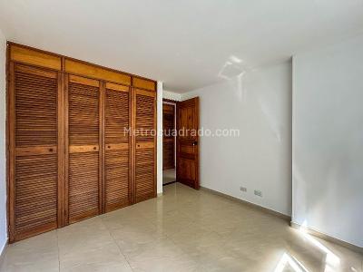 Apartamento de 3 alcobas en arriendo en El Tesoro, Medellín, 115 m² · foto 9 de 15
