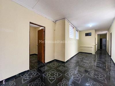 Casa de 5 alcobas en arriendo en Prado Centro, Medellín, 150 m² · foto 11 de 18