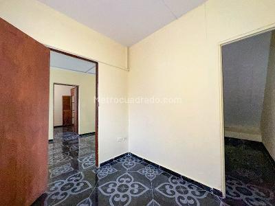 Casa de 5 alcobas en arriendo en Prado Centro, Medellín, 150 m² · foto 15 de 18