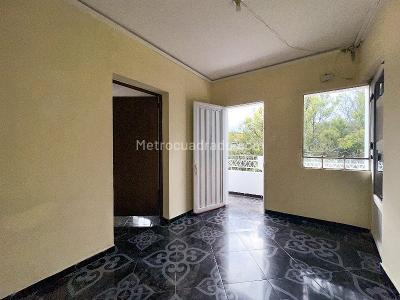 Casa de 5 alcobas en arriendo en Prado Centro, Medellín, 150 m² · foto 3 de 18