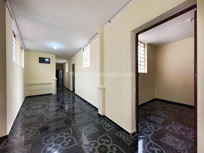 Casa de 5 alcobas en arriendo en Prado Centro, Medellín, 150 m² · foto 7 de 18