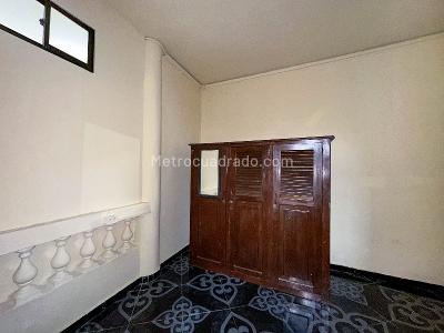 Casa de 5 alcobas en arriendo en Prado Centro, Medellín, 150 m² · foto 9 de 18