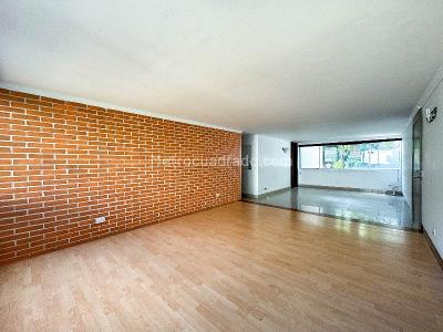 Apartamento de 3 alcobas en arriendo en El Poblado, Medellín, 140 m² · foto 2 de 12