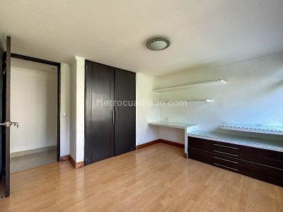 Apartamento de 3 alcobas en arriendo en El Poblado, Medellín, 140 m² · foto 5 de 12