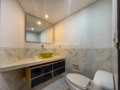Apartamento de 3 alcobas en arriendo en El Poblado, Medellín, 140 m² · foto 8 de 12