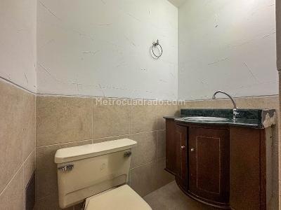 Apartamento de 3 alcobas en arriendo en El Poblado, Medellín, 140 m² · foto 9 de 12