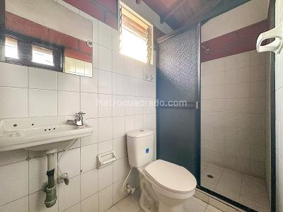 Apartamento de 2 alcobas en arriendo en Girardot, Medellín, 72 m² · foto 8 de 9