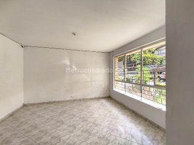 Apartamento de 5 alcobas en arriendo en San Joaquin, Medellín, 236 m² · foto 2 de 17