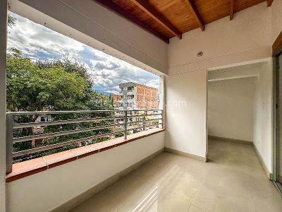 Apartamento de 4 alcobas en arriendo en Rosales, Medellín, 134 m² · foto 2 de 14
