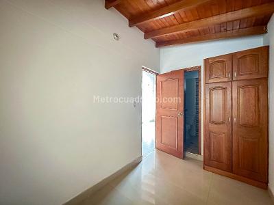 Apartamento de 4 alcobas en arriendo en Rosales, Medellín, 134 m² · foto 7 de 14