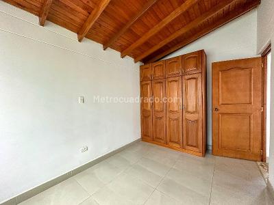 Apartamento de 4 alcobas en arriendo en Rosales, Medellín, 134 m² · foto 8 de 14