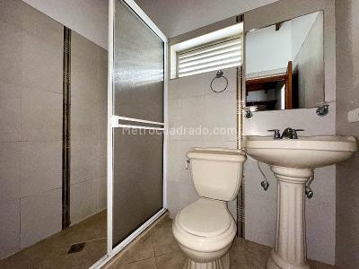 Apartamento de 4 alcobas en arriendo en Rosales, Medellín, 134 m² · foto 13 de 14