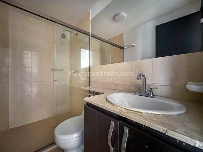 Apartamento de 3 alcobas en arriendo en Laureles, Medellín, 110 m² · foto 10 de 12