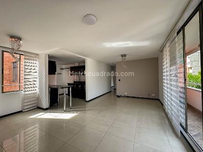 Apartamento de 3 alcobas en arriendo en Laureles, Medellín, 110 m² · foto 3 de 12