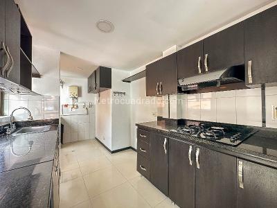 Apartamento de 3 alcobas en arriendo en Laureles, Medellín, 110 m² · foto 5 de 12