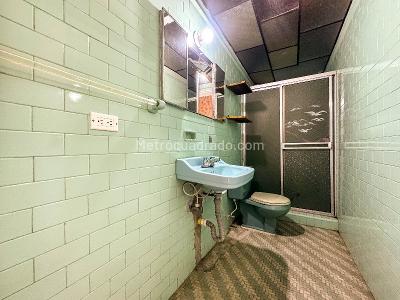Apartamento de 4 alcobas en arriendo en El Velodromo, Medellín, 100 m² · foto 9 de 11