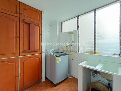 Casa de 5 alcobas en arriendo en Laureles, Medellín, 230 m² · foto 13 de 17