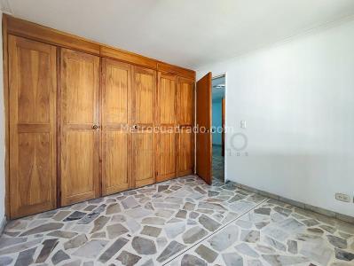 Apartamento de 2 alcobas en arriendo en Laureles, Medellín, 130 m² · foto 4 de 11
