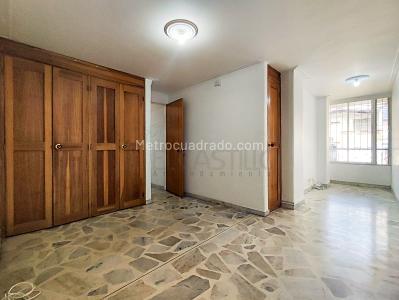 Apartamento de 2 alcobas en arriendo en Laureles, Medellín, 130 m² · foto 6 de 11