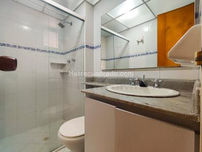 Apartamento de 2 alcobas en arriendo en Laureles, Medellín, 130 m² · foto 7 de 11