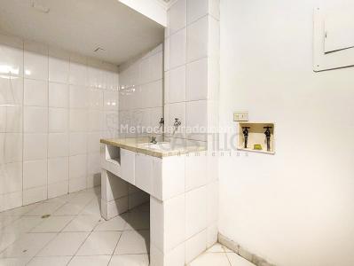 Apartamento de 2 alcobas en arriendo en Laureles, Medellín, 130 m² · foto 9 de 11