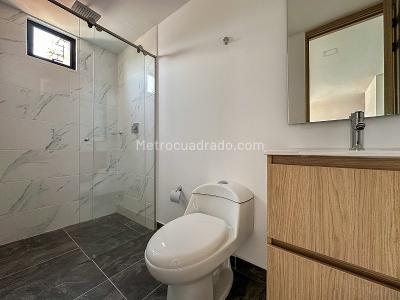 Apartamento de 3 alcobas en arriendo en Las Acacias, Medellín, 134 m² · foto 11 de 15