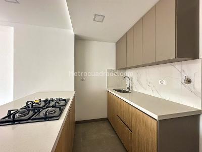 Apartamento de 3 alcobas en arriendo en Las Acacias, Medellín, 134 m² · foto 4 de 15