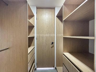 Apartamento de 3 alcobas en arriendo en Las Acacias, Medellín, 134 m² · foto 8 de 15