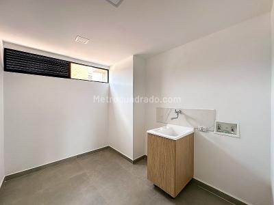 Apartamento de 2 alcobas en arriendo en Laureles, Medellín, 110 m² · foto 10 de 10