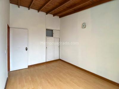 Apartamento de 3 alcobas en arriendo en Las Acacias, Medellín, 130 m² · foto 5 de 12