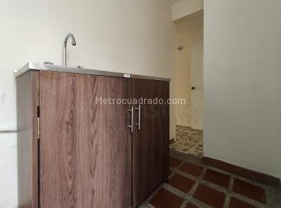 Casa de 3 alcobas en arriendo en Belen Vicuña, Medellín, 70 m² · foto 3 de 10
