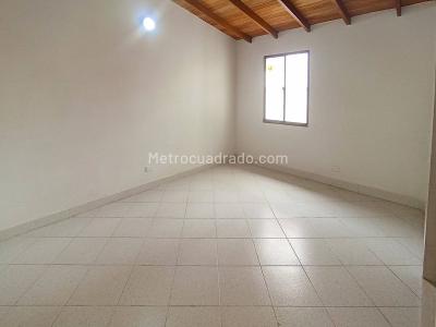 Casa de 4 alcobas en arriendo en Belen La Nubia, Medellín, 160 m² · foto 13 de 20