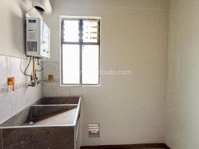 Apartamento de 2 alcobas en arriendo en Belen La Nubia, Medellín, 75 m² · foto 11 de 12