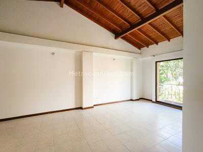 Apartamento de 2 alcobas en arriendo en Belen La Nubia, Medellín, 75 m² · foto 4 de 12