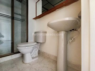 Apartamento de 2 alcobas en arriendo en Belen La Nubia, Medellín, 75 m² · foto 9 de 12