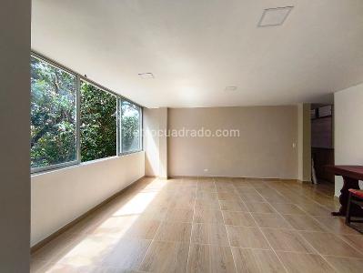 Apartamento de 3 alcobas en arriendo en La Almeria, Medellín, 95 m² · foto 2 de 11