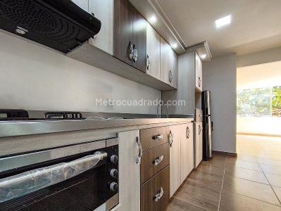 Apartamento de 3 alcobas en arriendo en La Almeria, Medellín, 95 m² · foto 4 de 11