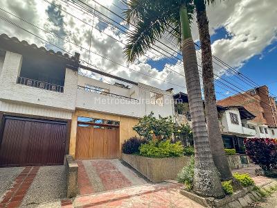 Casa en arriendo en Almeria, Medellín · foto 2 de 3