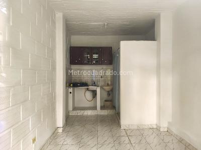 Apartaestudio en arriendo en La Floresta, Medellín, 20 m² · foto 2 de 4