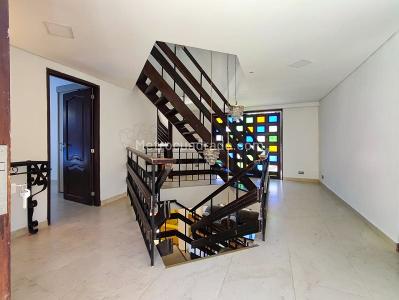 Casa de 5 alcobas en arriendo en Santa Elena, Medellín, 400 m² · foto 18 de 20
