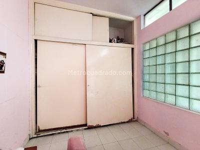 Apartamento de 3 alcobas en arriendo en Laureles, Medellín, 220 m² · foto 10 de 12