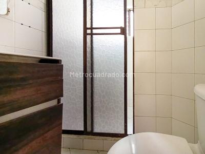 Apartamento de 3 alcobas en arriendo en Laureles, Medellín, 220 m² · foto 11 de 12